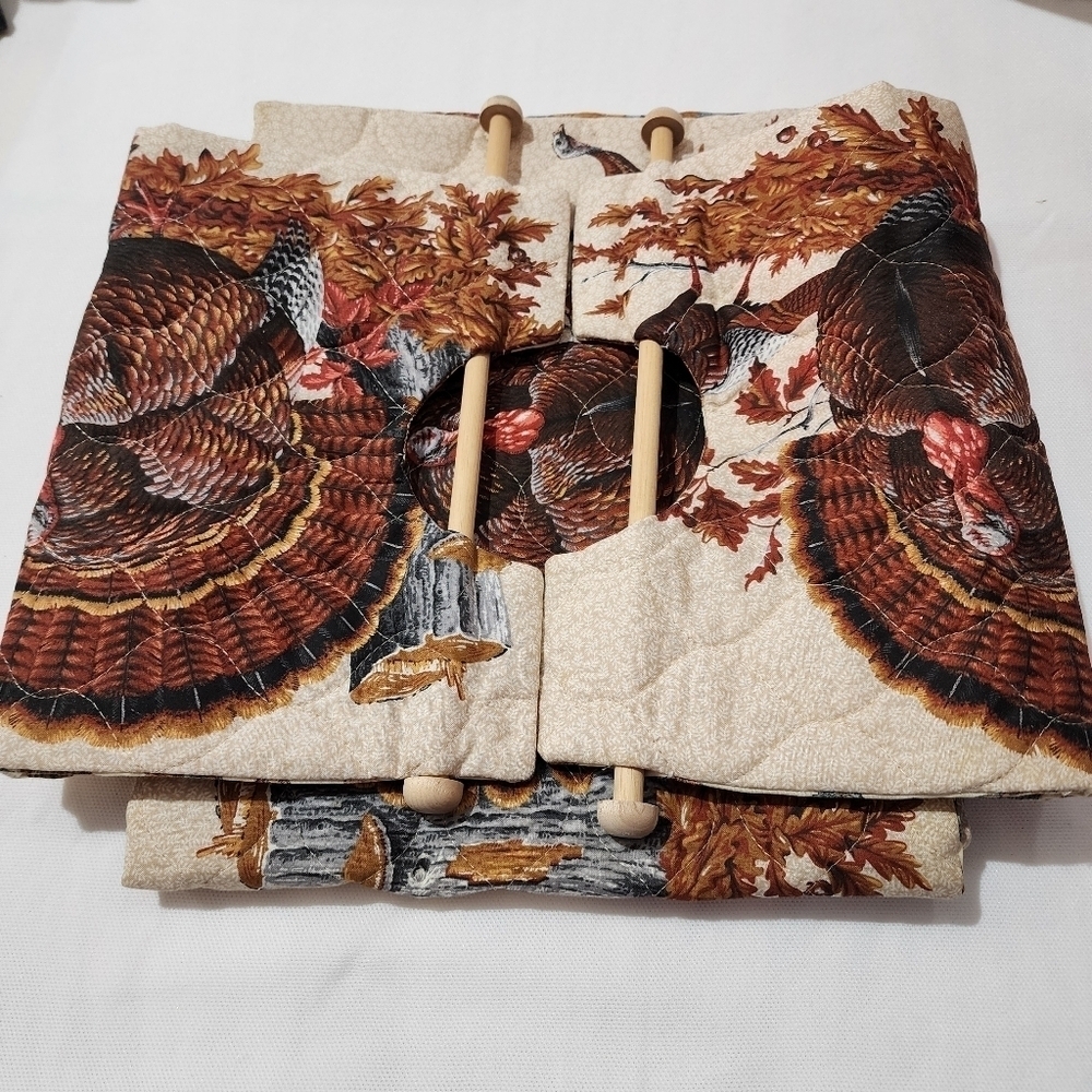 Quilted Trukey handmade casserole dish hotpad holder Thanksgiving Holiday family